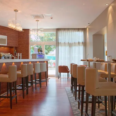 Ac By Marriott Ambassadeur Antibes - Les Pins Hotel 4*
