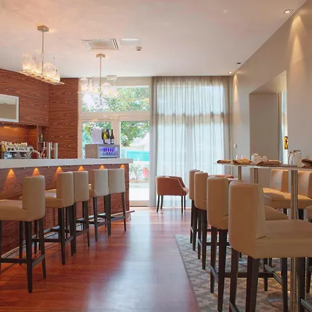 Ac By Marriott Ambassadeur Antibes - Les Pins Hotel 4*