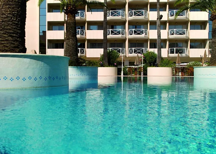 Ac By Marriott Ambassadeur Antibes - Les Pins فندق 4*