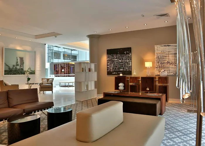 Ac By Marriott Ambassadeur Antibes - Les Pins فندق