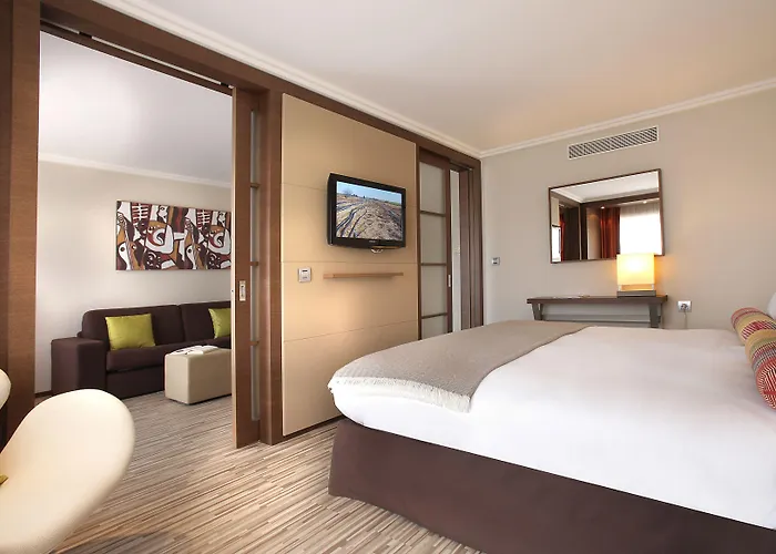 Ac By Marriott Ambassadeur Antibes - Les Pins فندق 4*