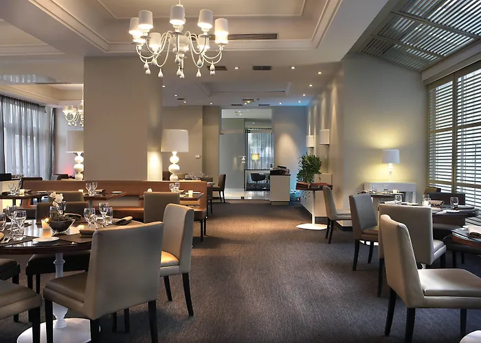 Ac By Marriott Ambassadeur Antibes - Les Pins فندق 4*