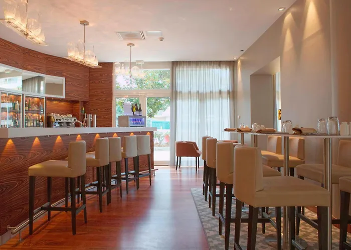 酒店 安提布 - 瑞昂莱潘大使万豪ac酒店